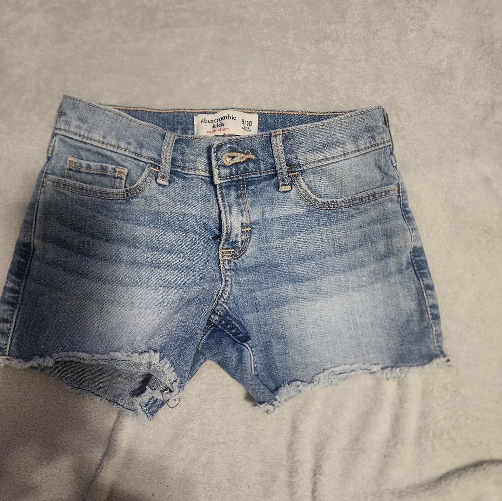 Girls 9/10 Abercrombie shorts